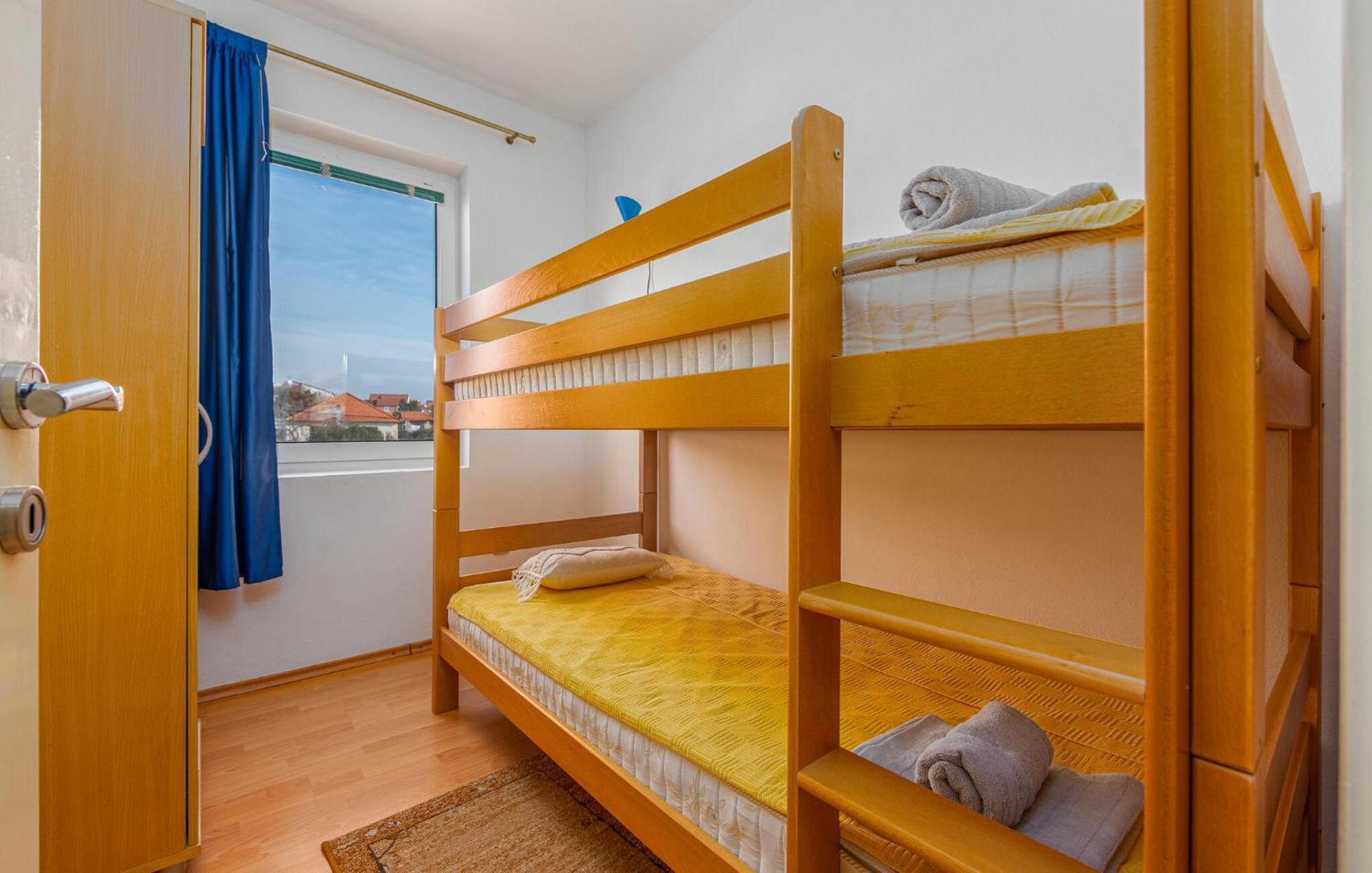 Amazing Apartment In Пакоштане Екстер'єр фото