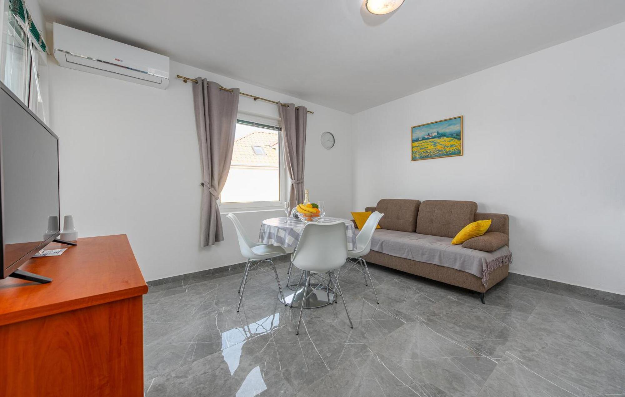 Amazing Apartment In Пакоштане Екстер'єр фото