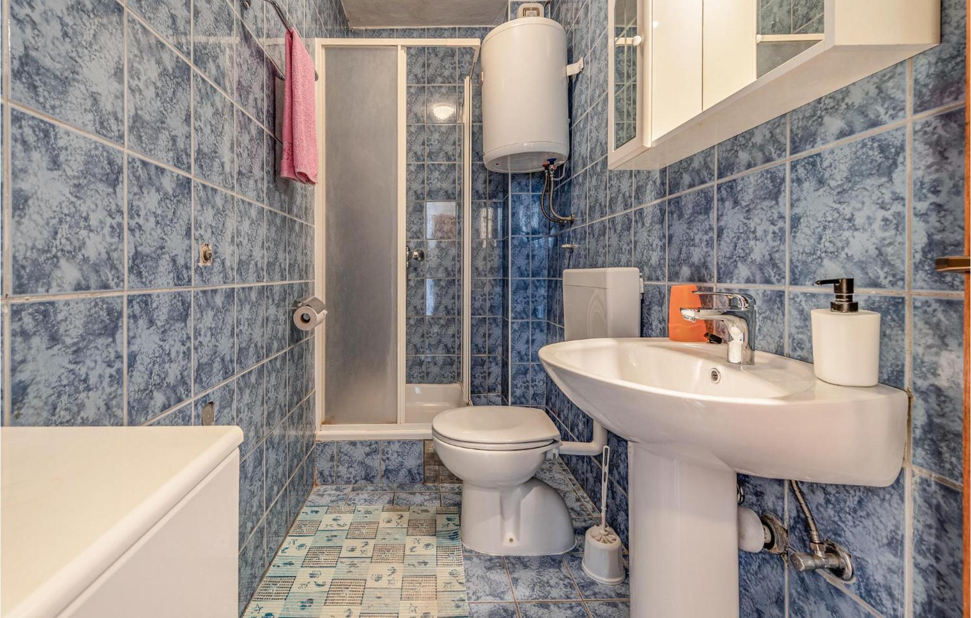 Amazing Apartment In Пакоштане Екстер'єр фото