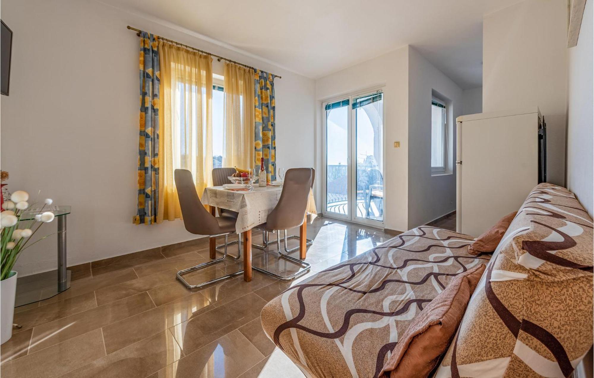 Amazing Apartment In Пакоштане Екстер'єр фото